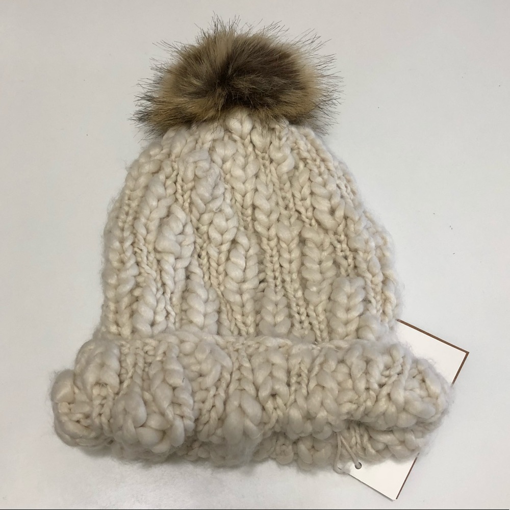 Pom Pom hat